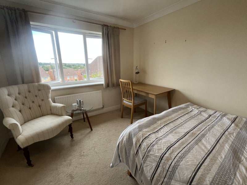 Room Hadleigh Close in South Kesteven