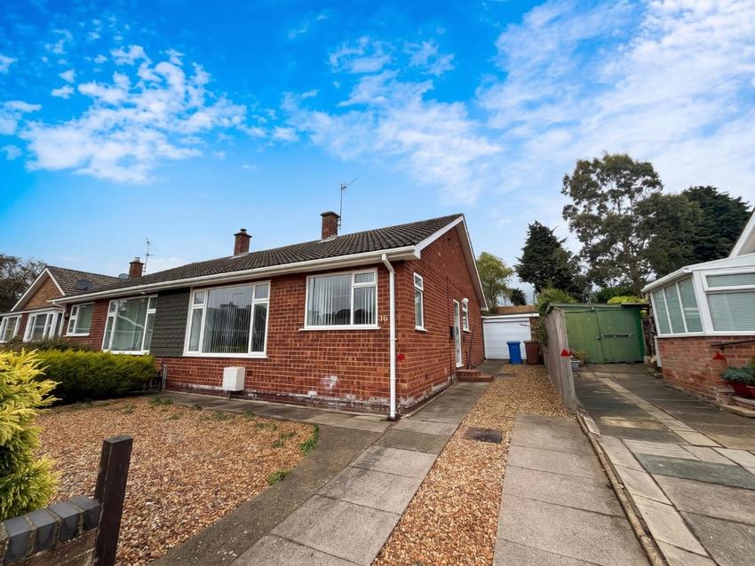 House Sandsacre Way in Bridlington