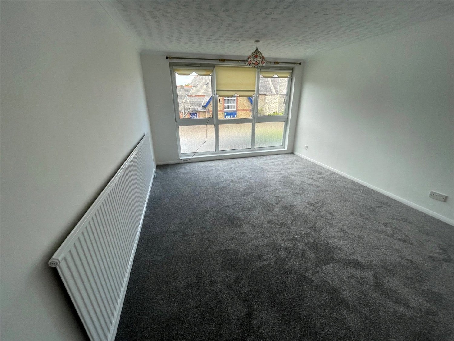 Flat Hadlow Road in Greater London