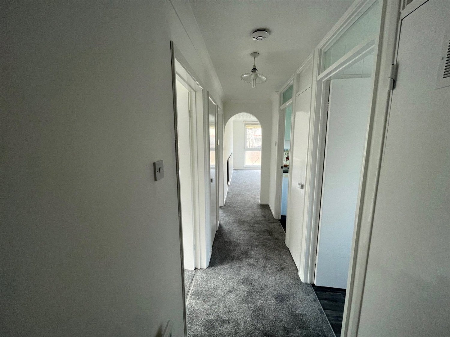 Flat Hadlow Road in Greater London