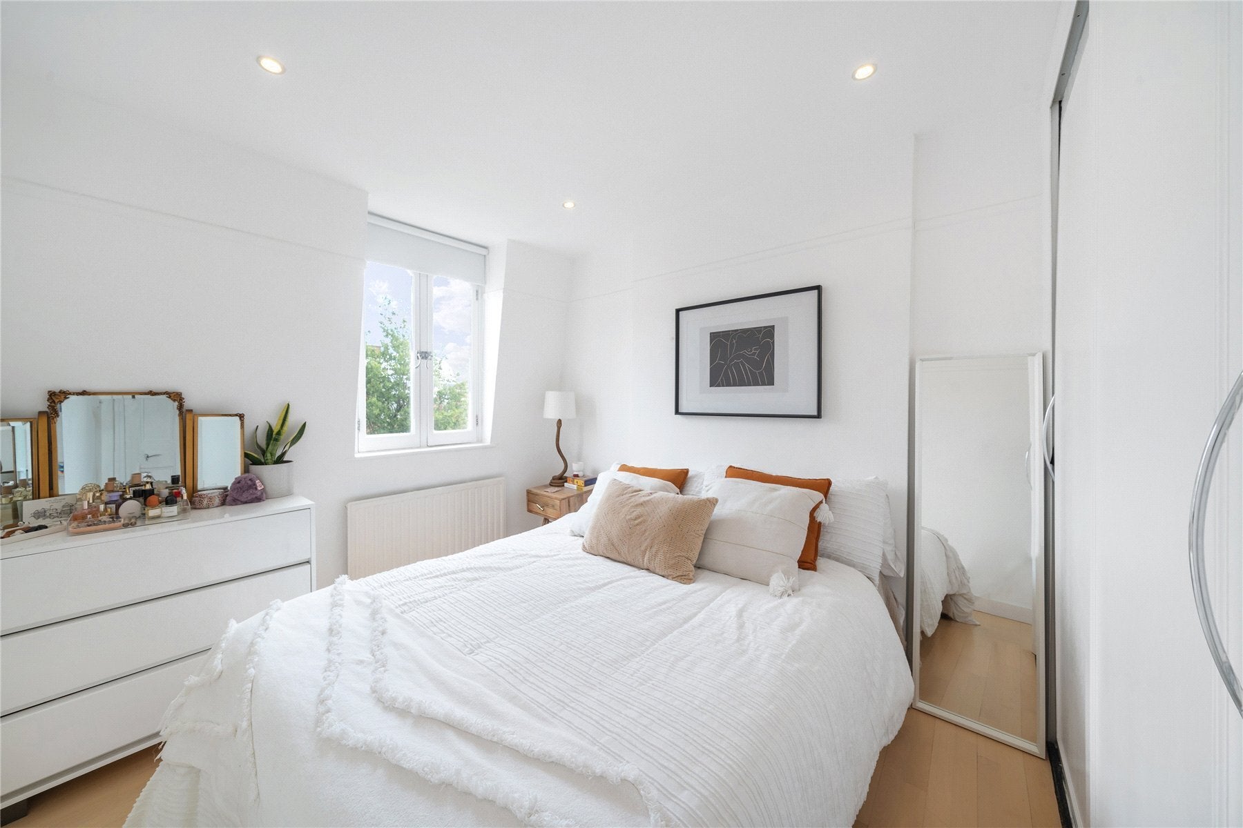 Flat Palace Court in City of Westminster