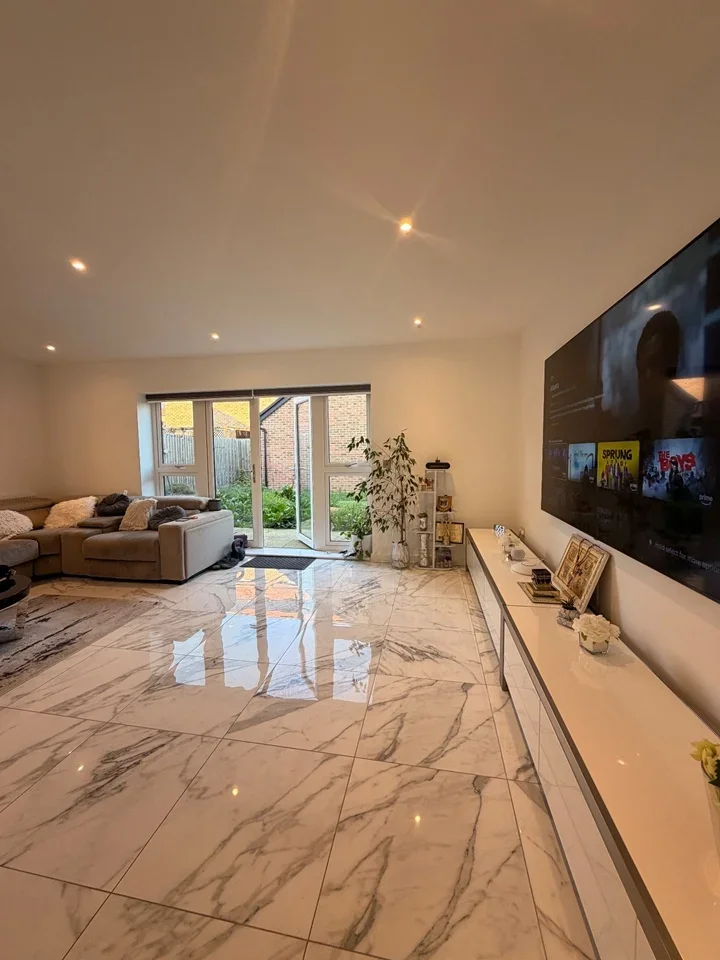 House Gliders Drive in Greater London