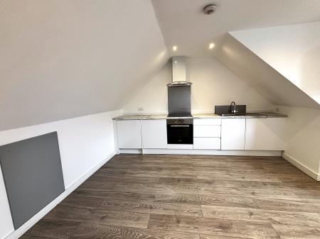Flat Watford Way in Greater London