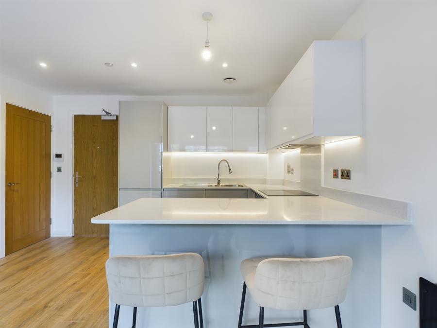 Flat Manorfield in Ashford