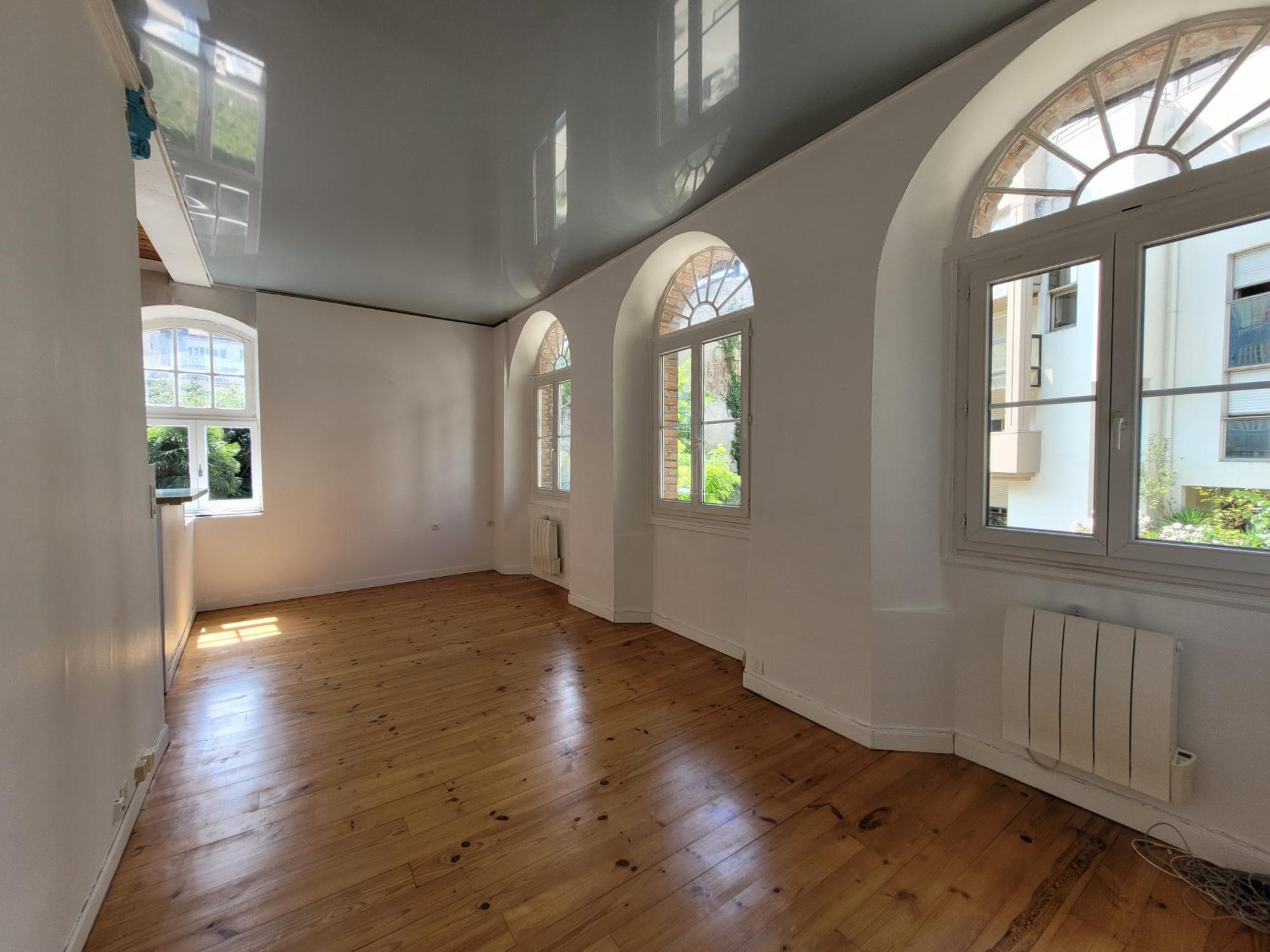 Flat Rue Alexander Taylor in Pau