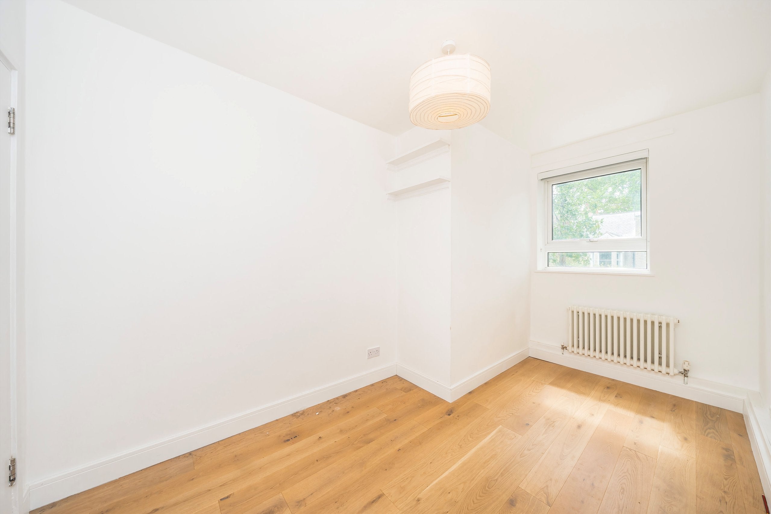 Flat Union Road in Greater London