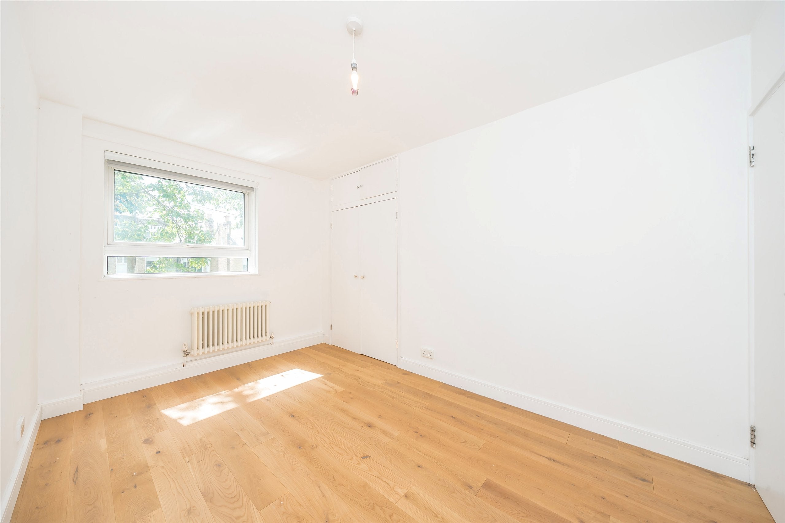 Flat Union Road in Greater London