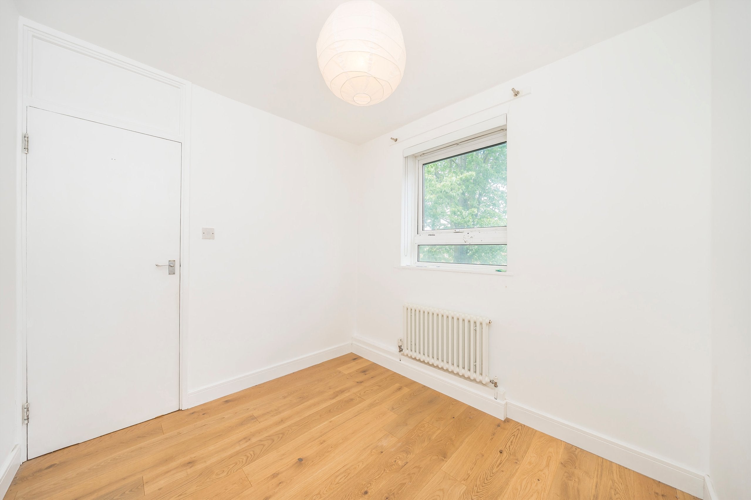 Flat Union Road in Greater London
