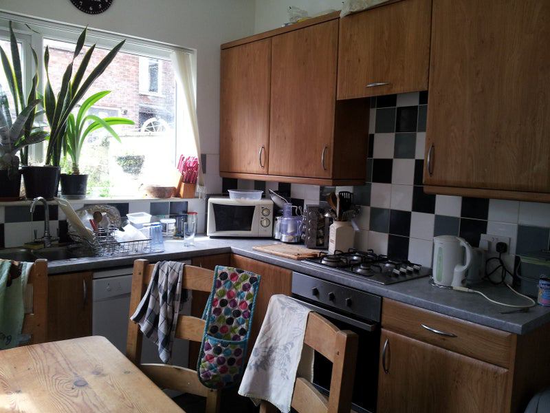 Room Laburnum Road in Manchester