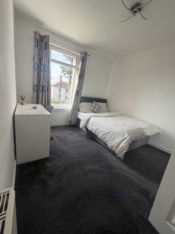 Room Dyke Road in Glasgow
