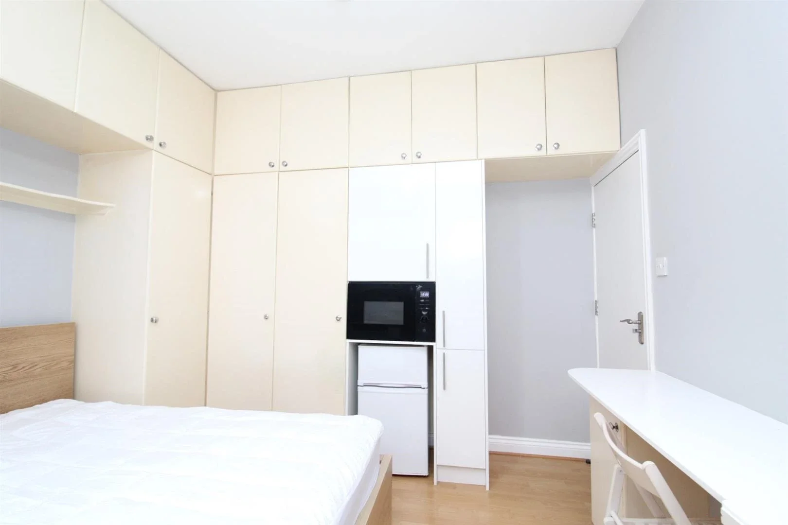 Room Cranbrook Park in Greater London