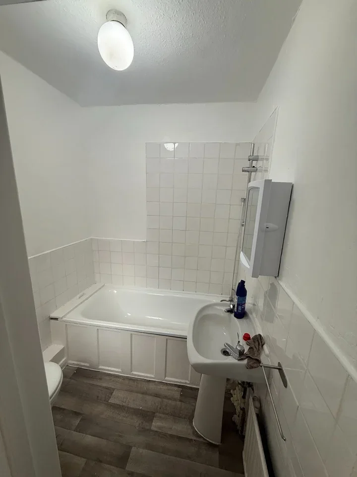 Flat Colworth Road in Greater London