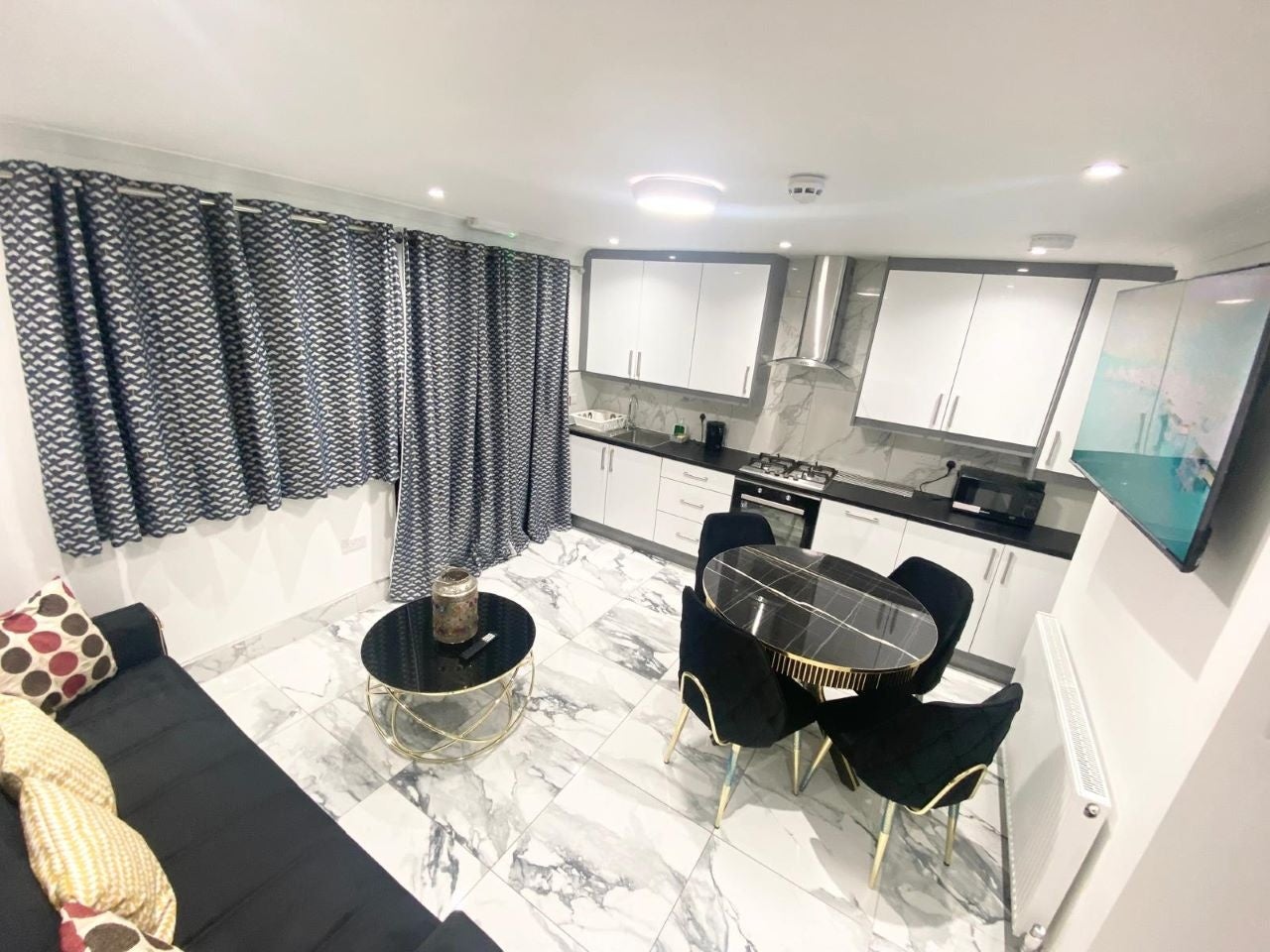 House Elm Close in Greater London