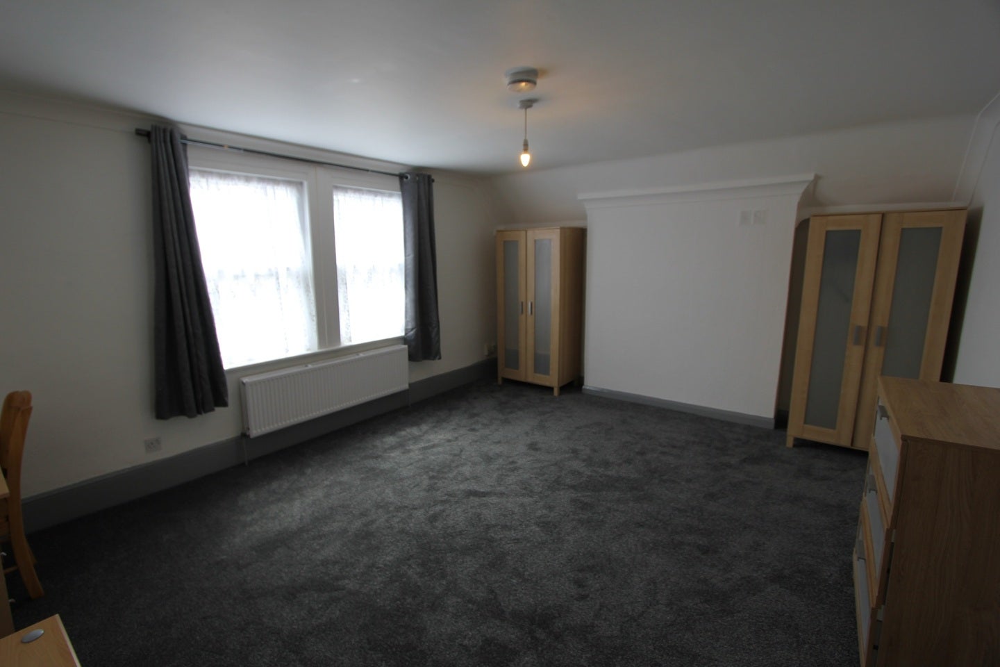 Room Hermitage Road in Greater London