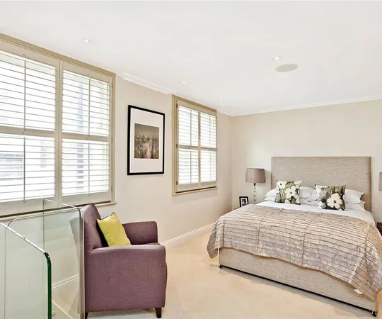 Flat Clarendon Street in City of Westminster