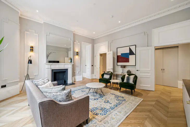 Flat Gloucester Road in Greater London