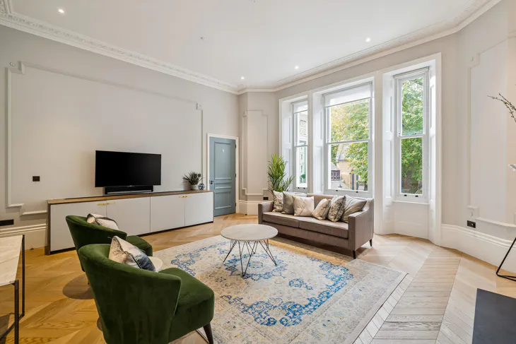 Flat Gloucester Road in Greater London