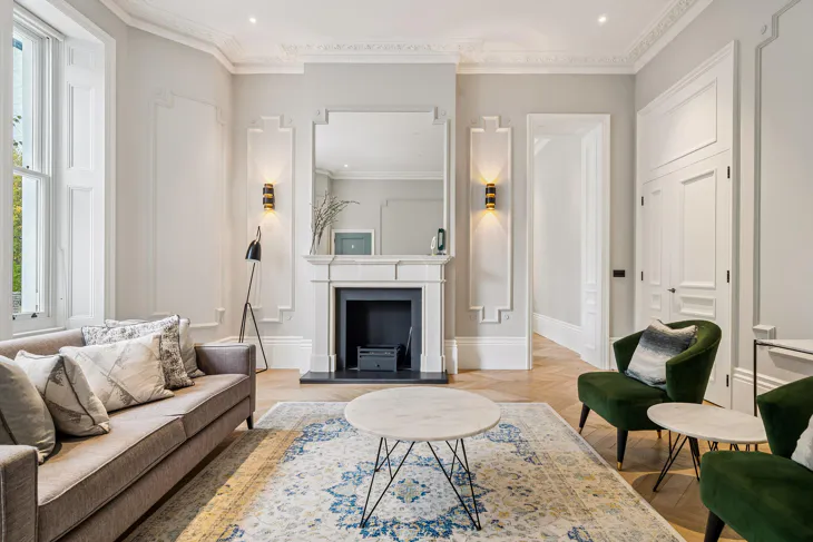 Flat Gloucester Road in Greater London