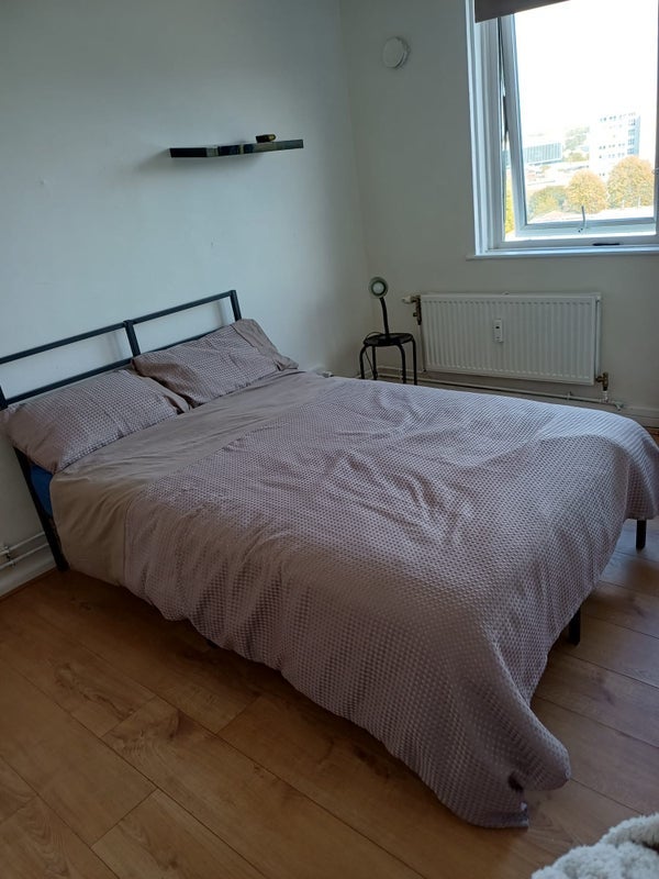 Room Mede Close in Bristol