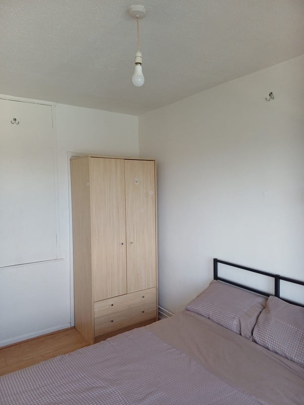 Room Mede Close in Bristol