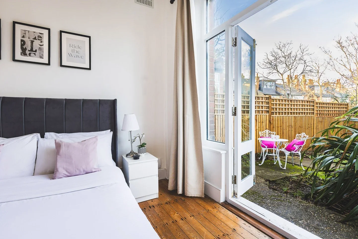 Flat Queens Avenue in Greater London