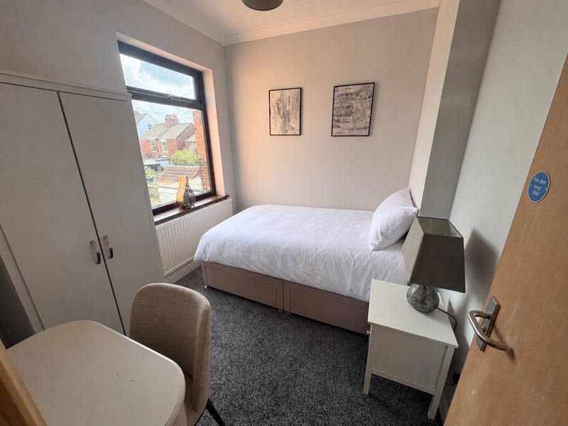 Room Derby Road in Chesterfield
