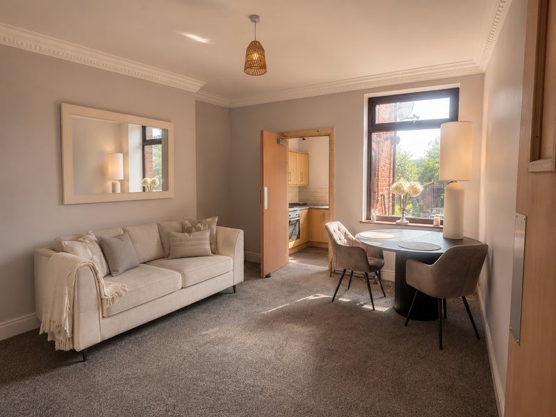 Room Derby Road in Chesterfield