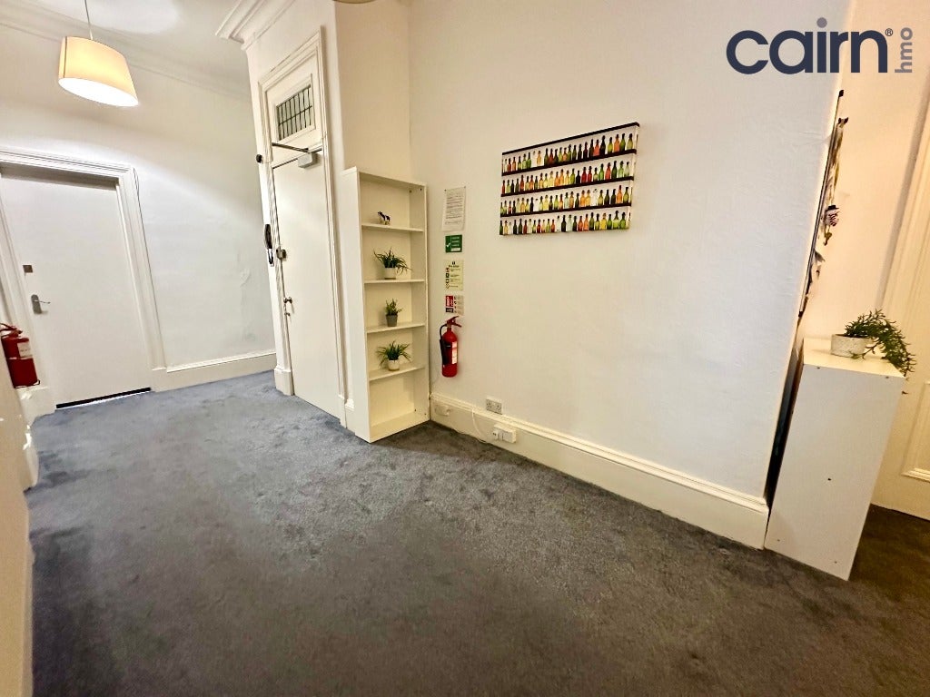 Room Cresswell Street in Glasgow
