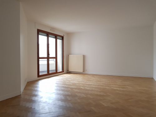 Flat Rue de Verdun in Suresnes