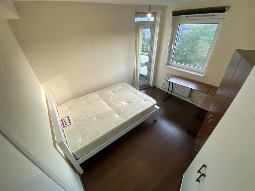 Flat Bayham Street in Greater London