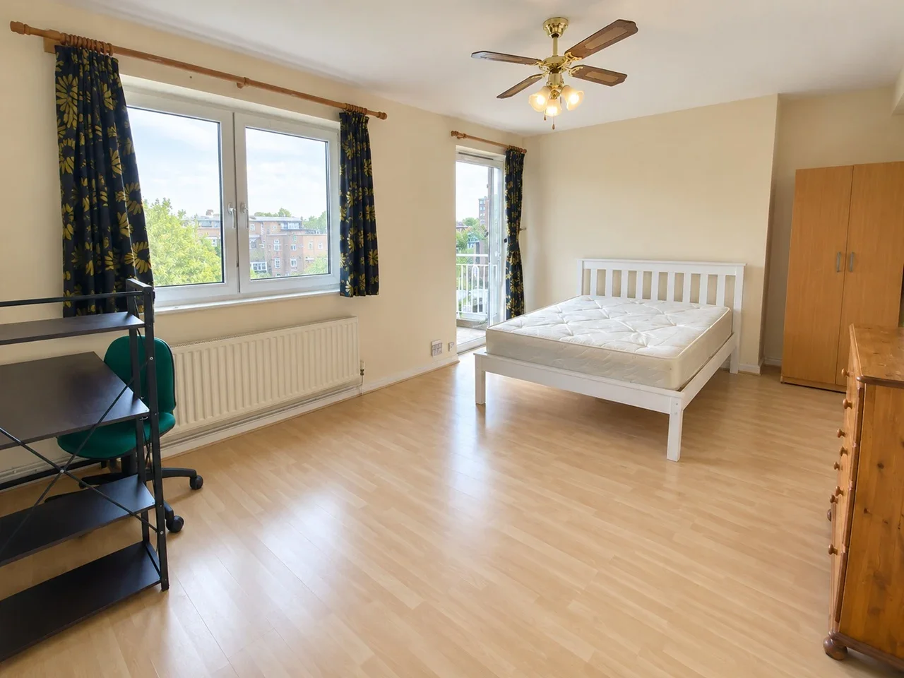 Flat Bayham Street in Greater London