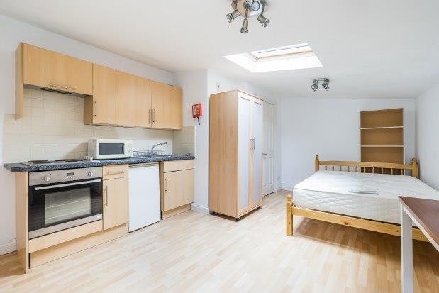 Flat Earl's Court Gardens in Greater London