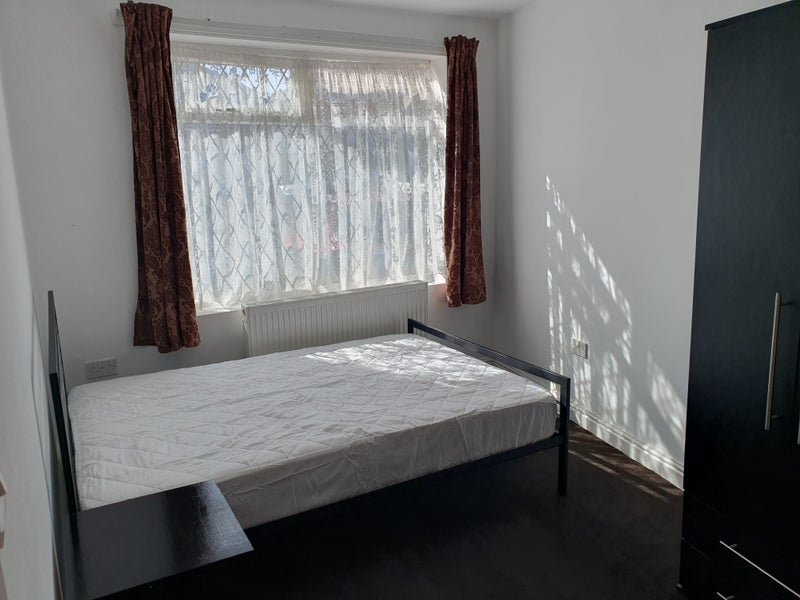 Room Broom Hall Crescent in Birmingham