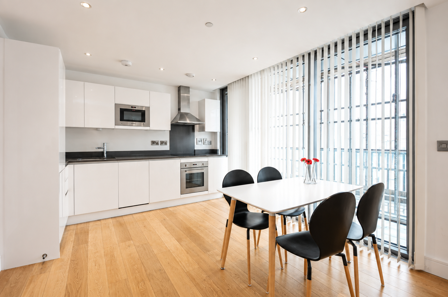 Flat Uxbridge Road in Greater London