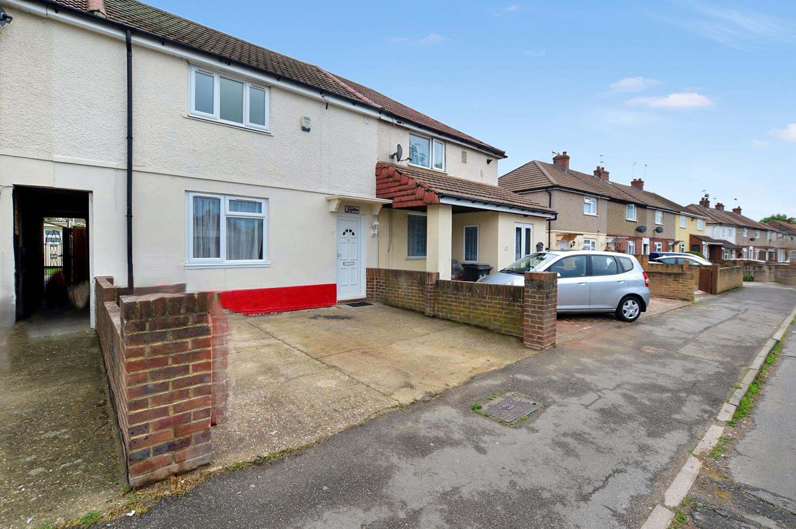 House St Elmo Crescent in Slough