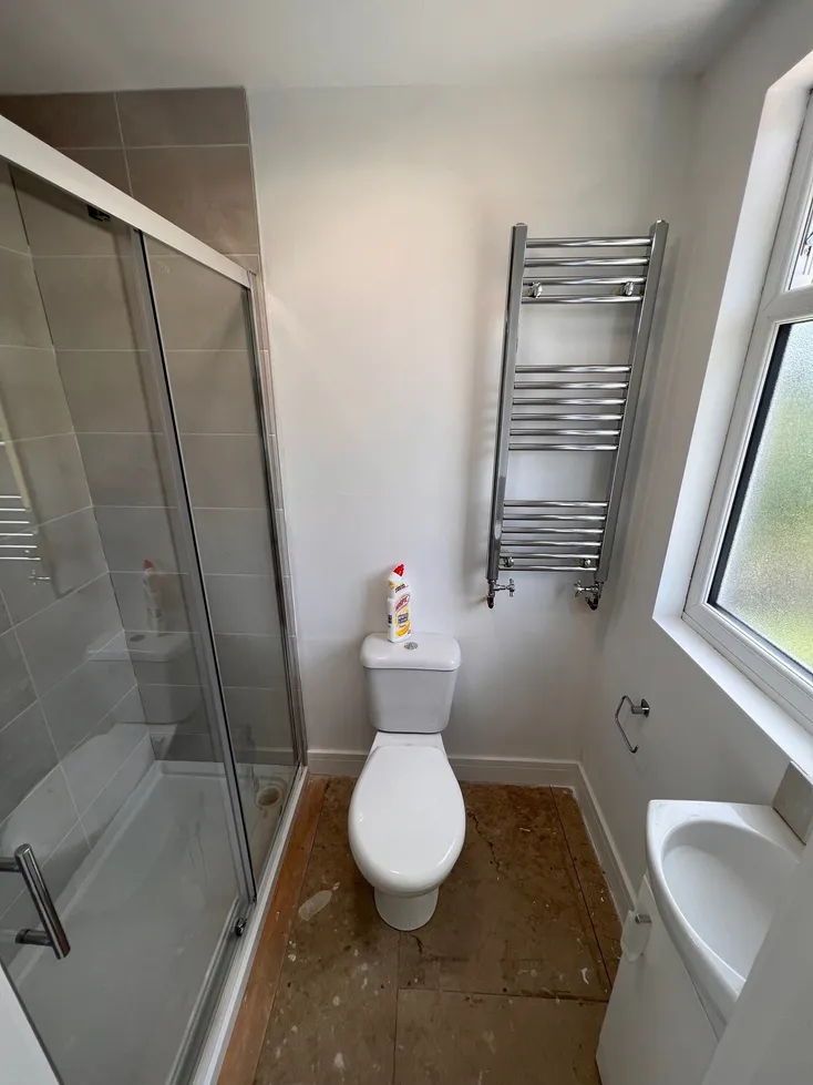 Flat Hartham Road in London