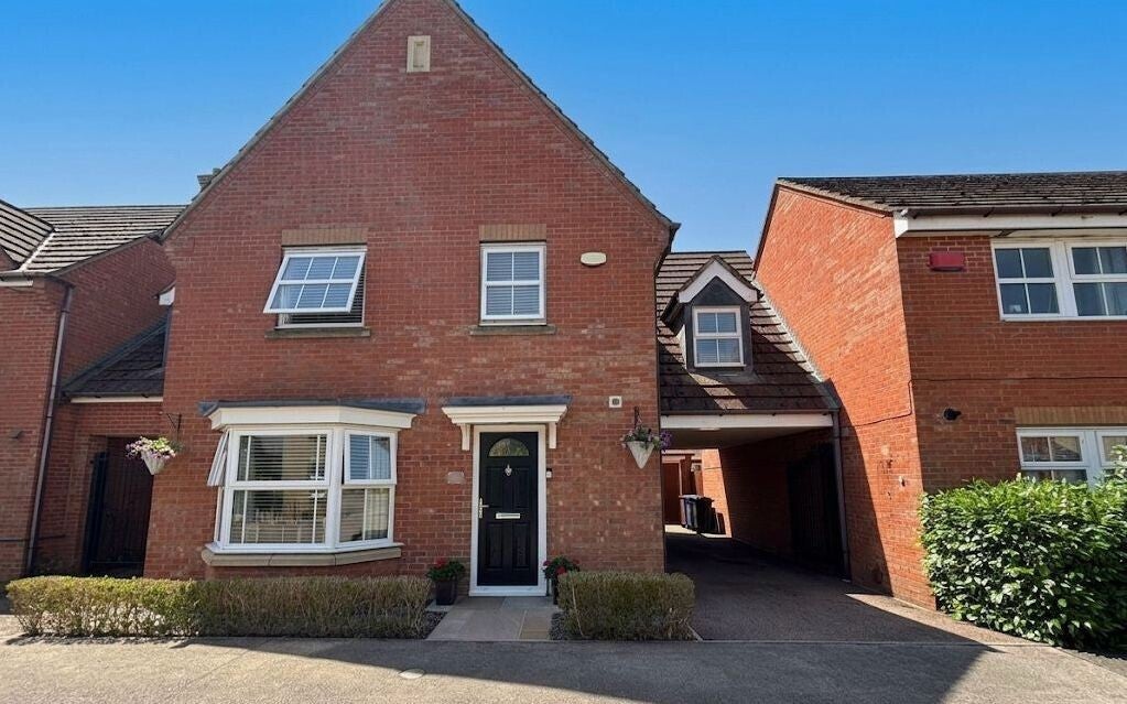 Flat Trefoil Drive in Cherwell District