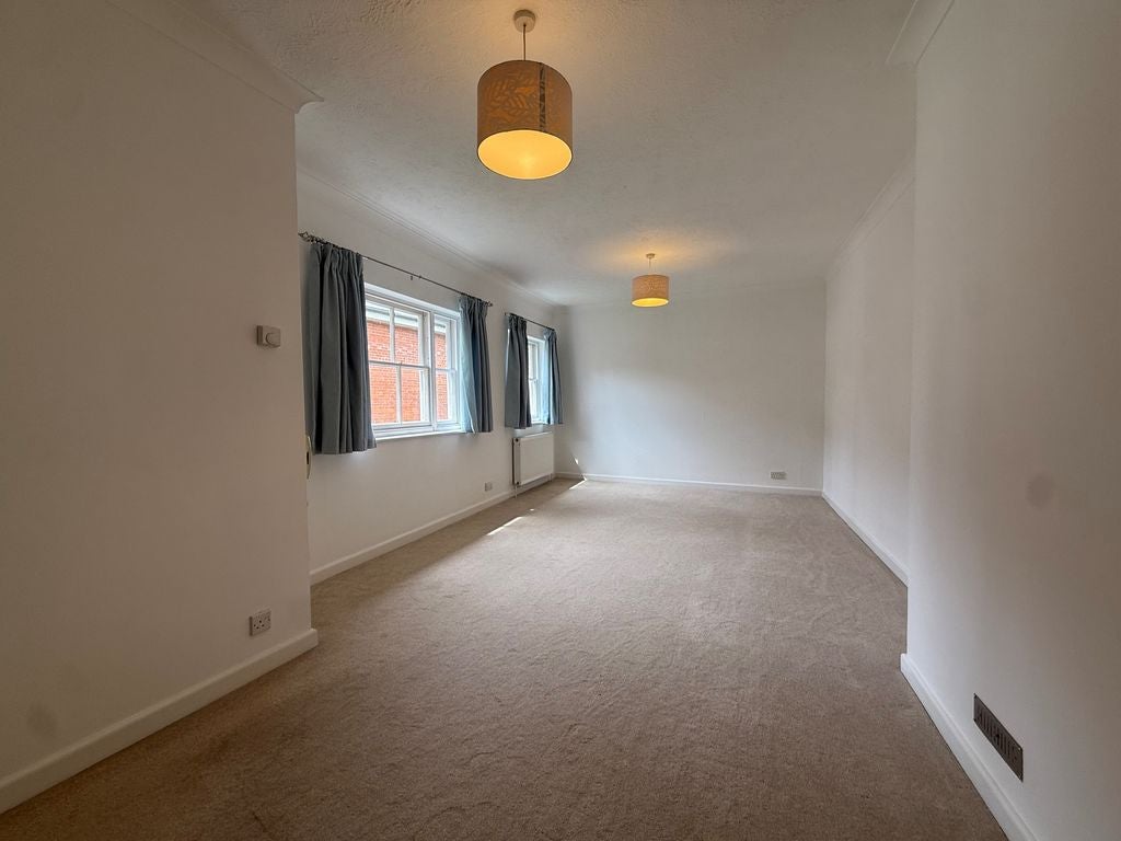 Flat East Row in Chichester