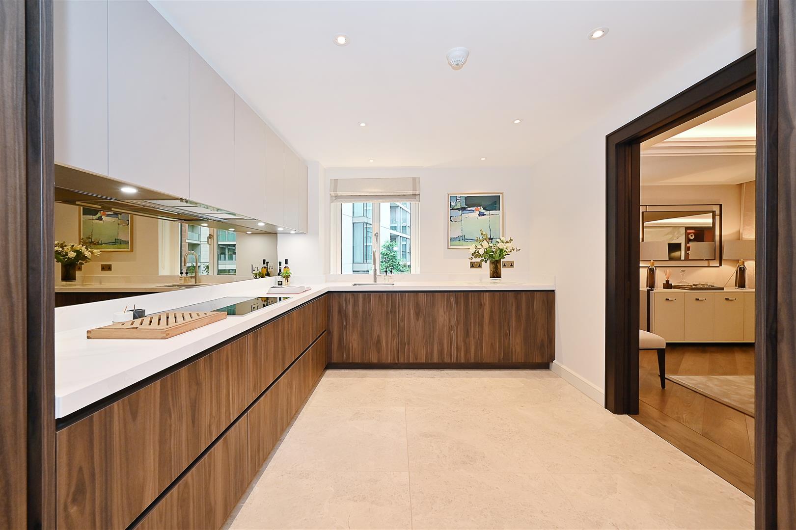 Flat Lancelot Place in City of Westminster