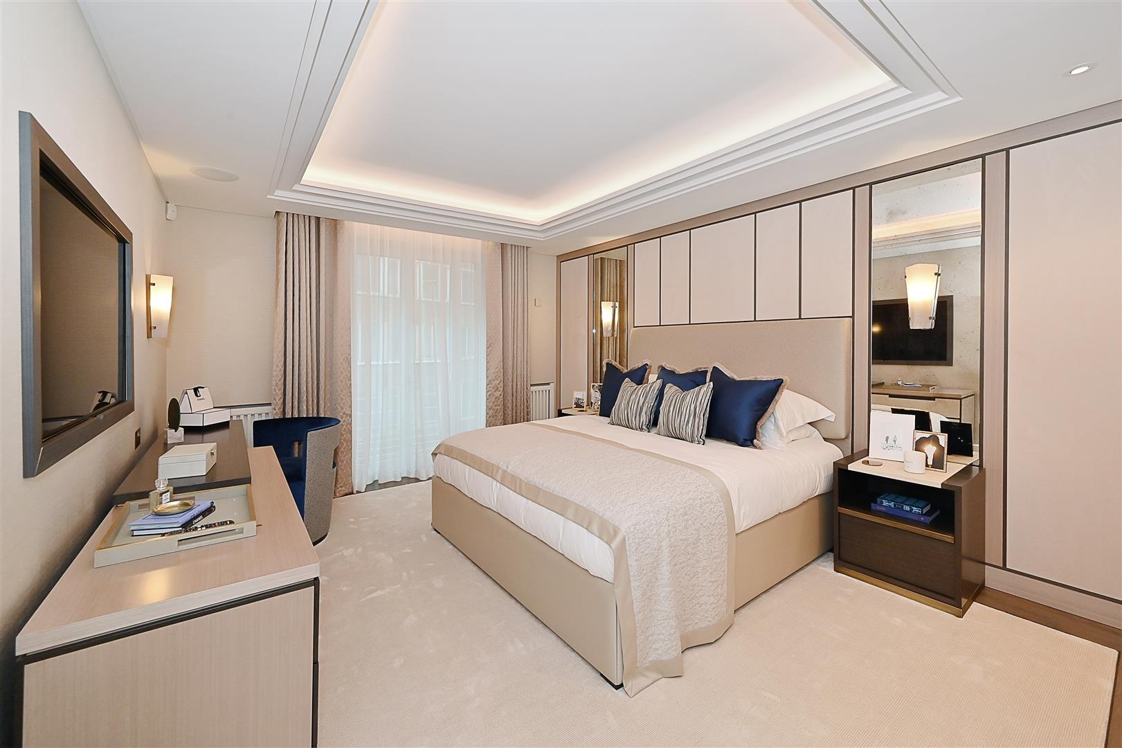 Flat Lancelot Place in City of Westminster