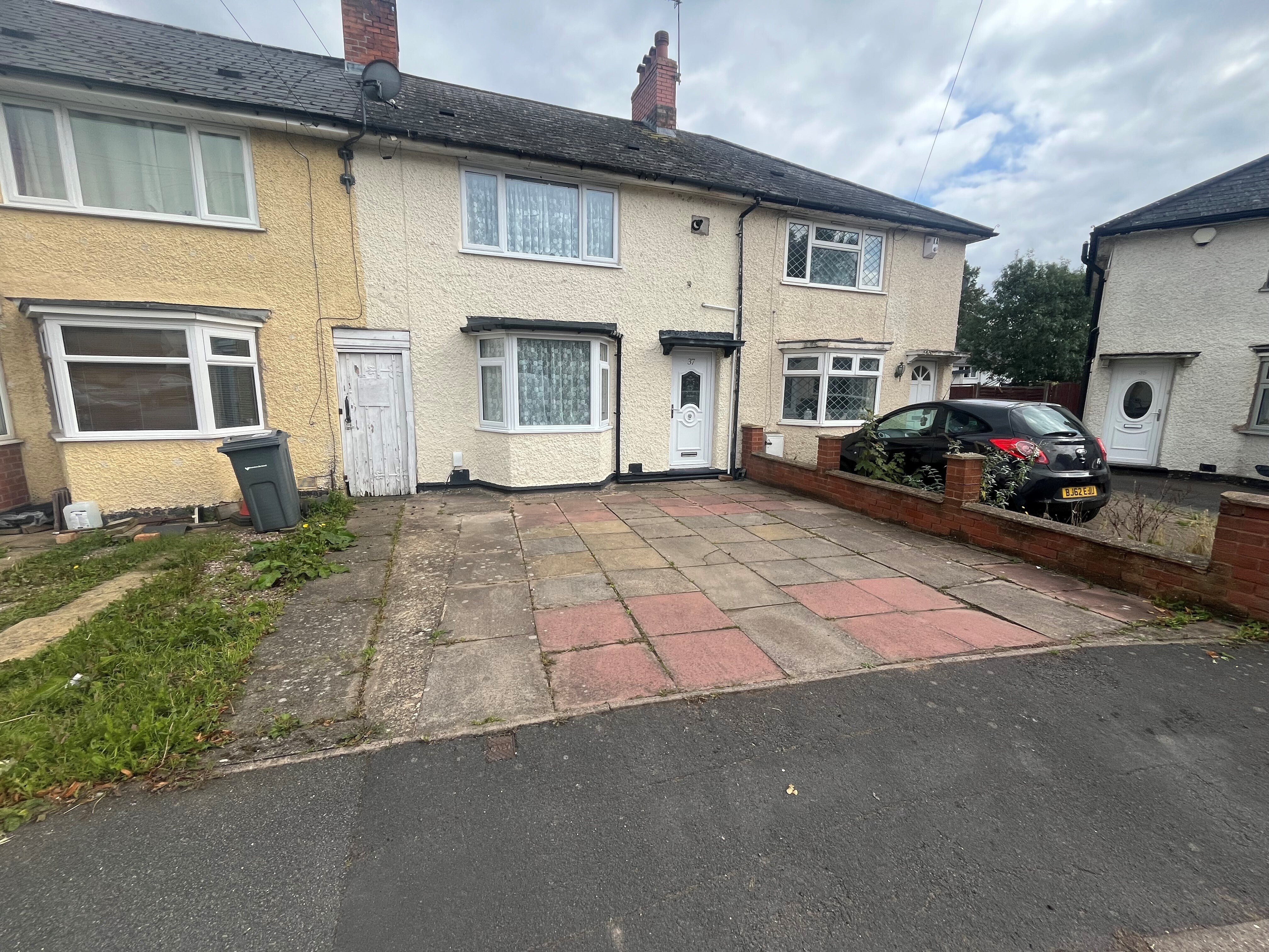 Flat Selby Grove in Birmingham