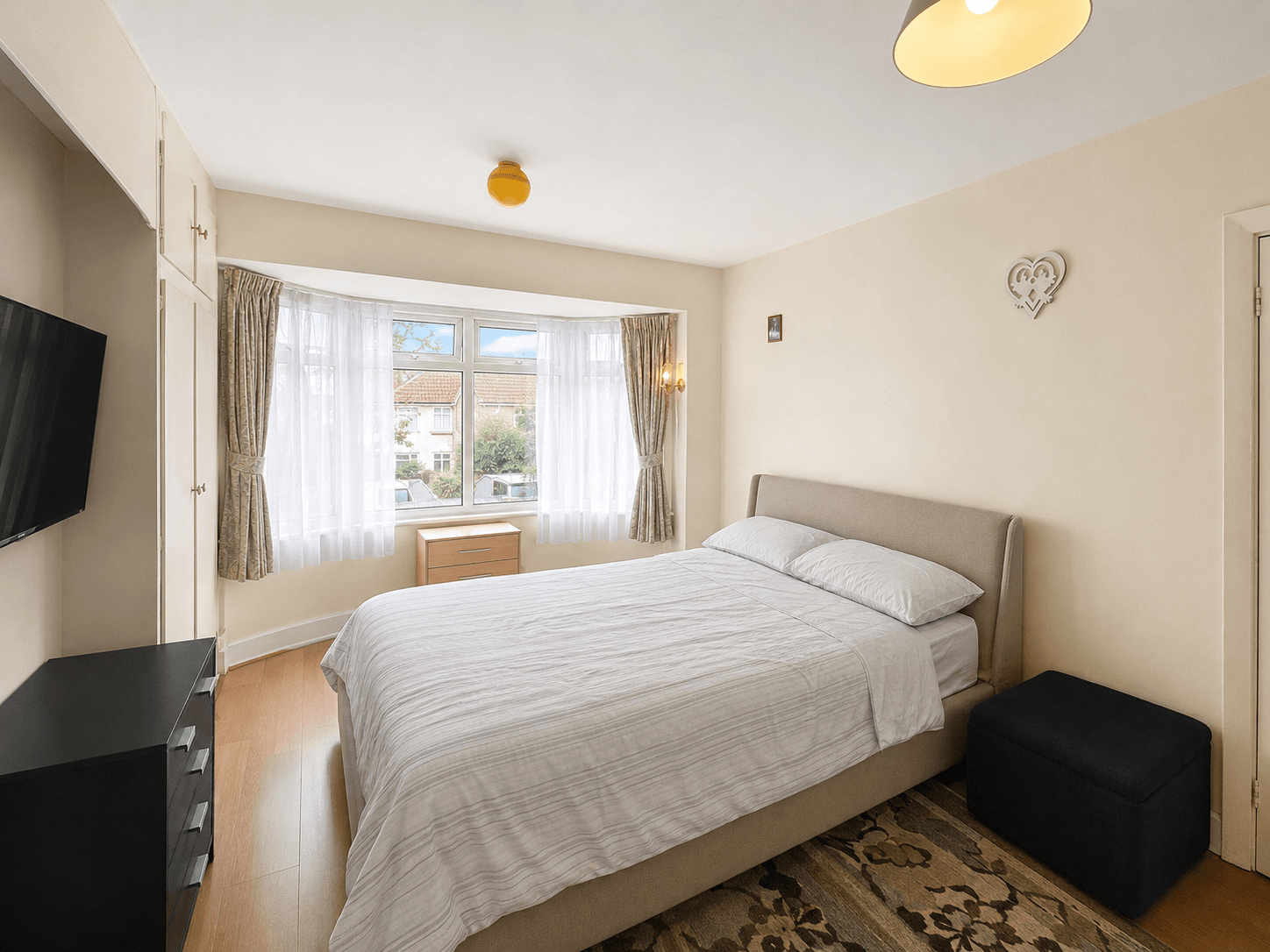 House Cranleigh Gardens in Greater London