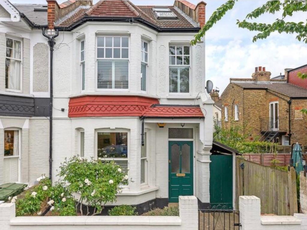 House Astonville Street in Greater London