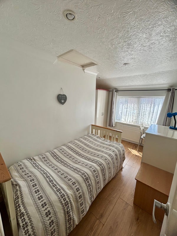 Room Hankinson Road in Bournemouth