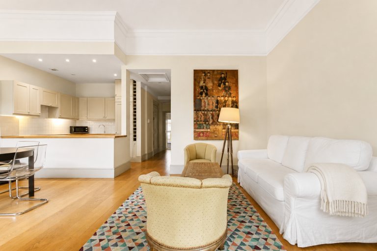 Flat Redcliffe Square in Greater London
