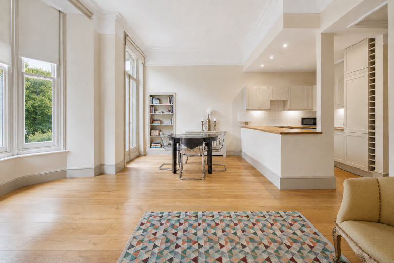 Flat Redcliffe Square in Greater London