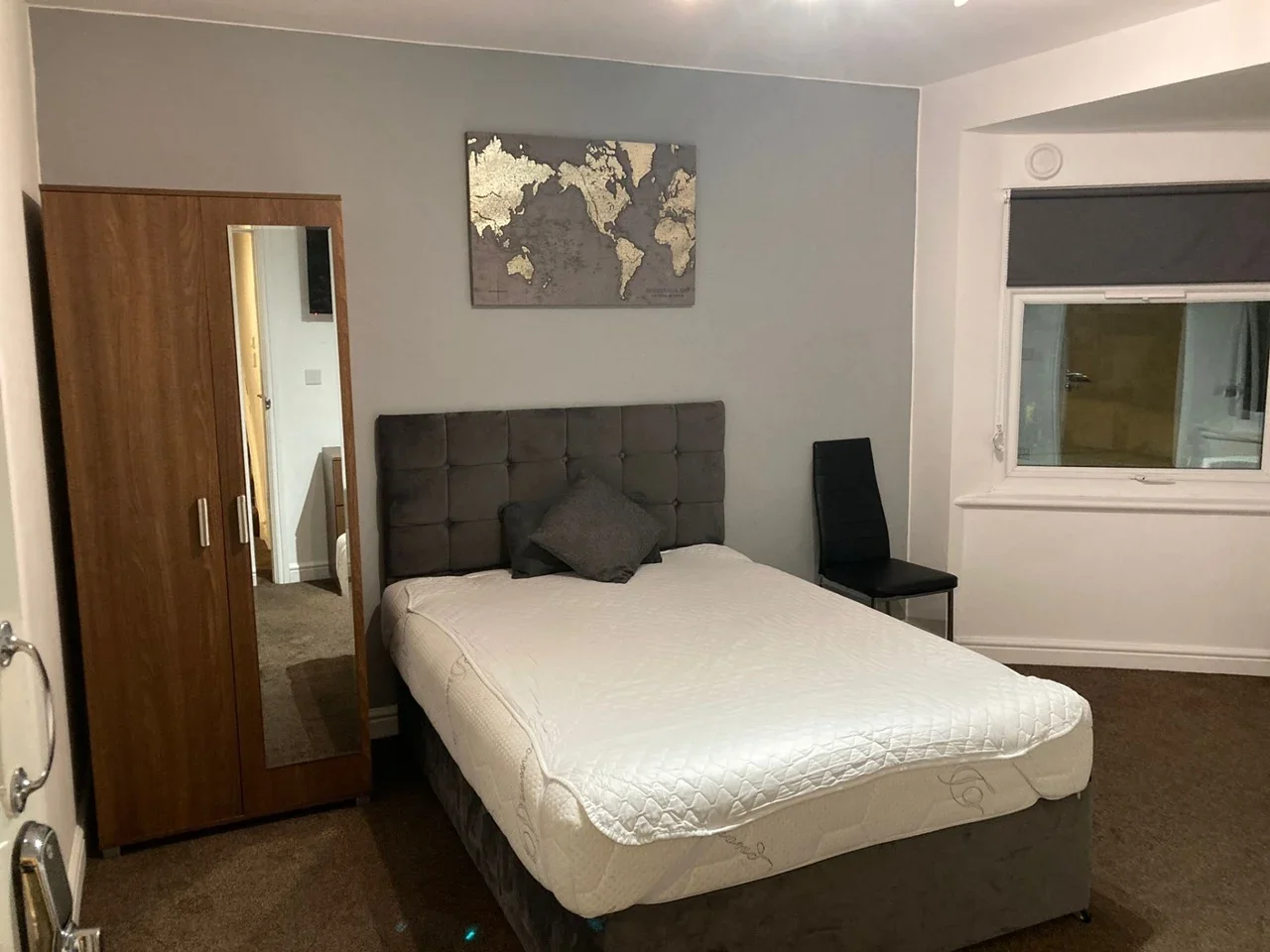 Room Northolt Road in Greater London