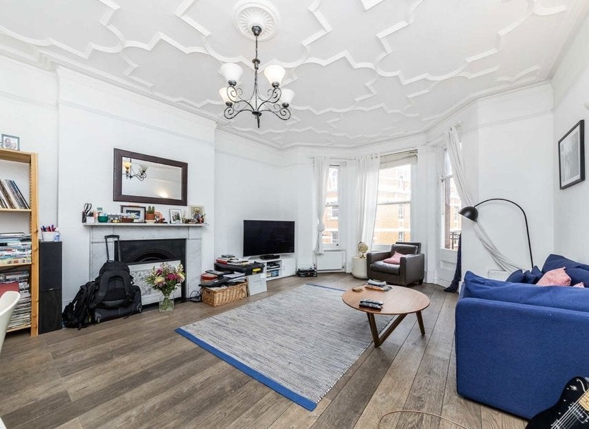 Flat West End Lane in Greater London