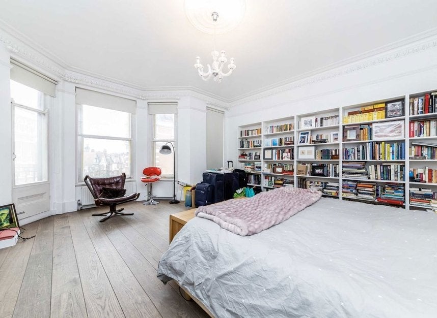 Flat West End Lane in Greater London