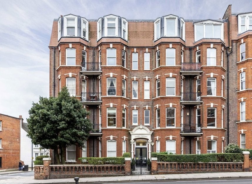 Flat West End Lane in Greater London